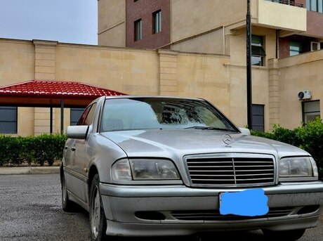 Mercedes C 240