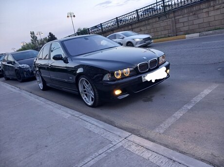 BMW 528