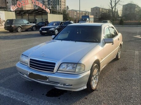 Mercedes C 180