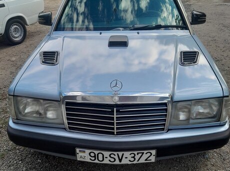 Mercedes 190