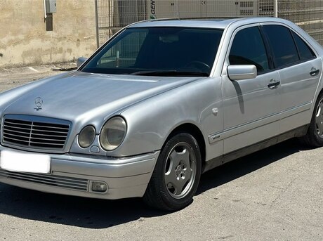 Mercedes E 320