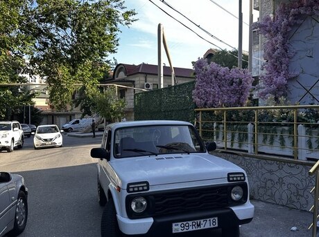 LADA (VAZ) Niva