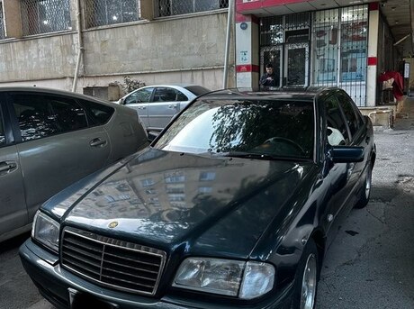Mercedes C 200