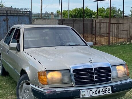Mercedes 230 E