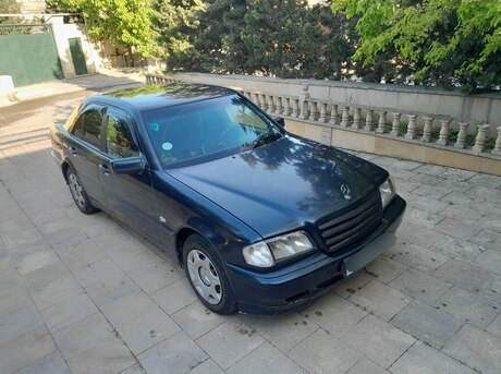Mercedes C 220