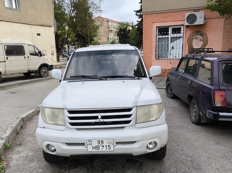 Mitsubishi Pajero io