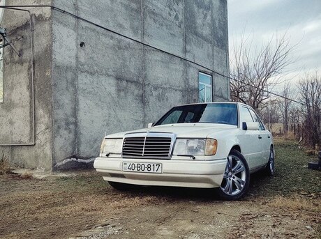 Mercedes 200 E