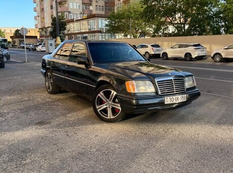 Mercedes 220 E