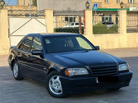 Mercedes C 200