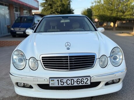 Mercedes E 240