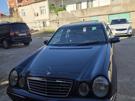 Mercedes E 240