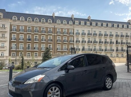 Toyota Prius V