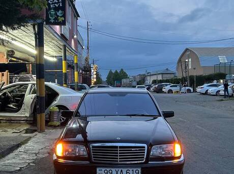 Mercedes C 240