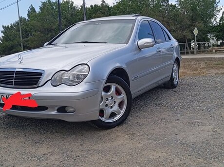 Mercedes C 200