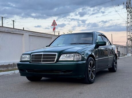 Mercedes C 200