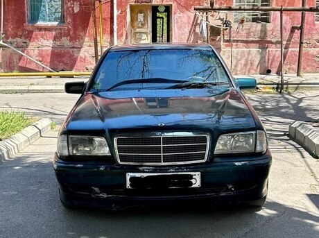 Mercedes C 200