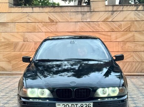 BMW 523