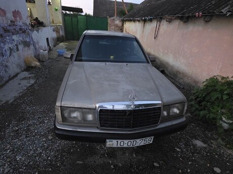 Mercedes 190