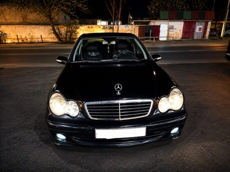 Mercedes C 200
