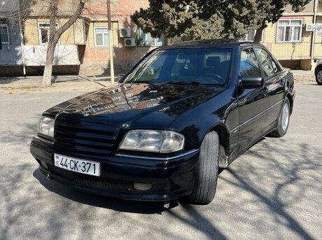Mercedes C 200