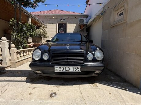 Mercedes E 240