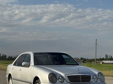 Mercedes E 200