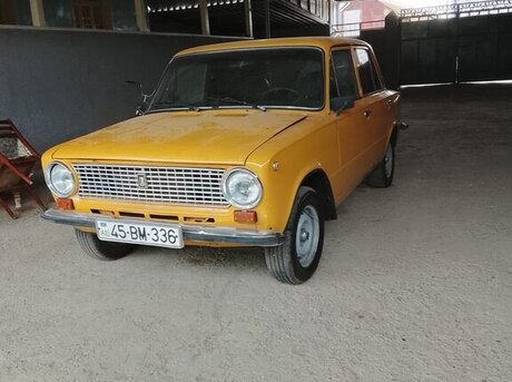 LADA (VAZ) 21011