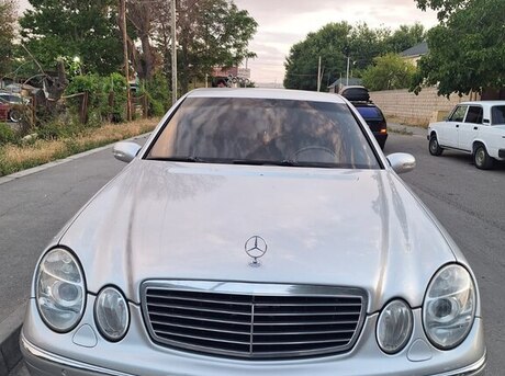 Mercedes E 220