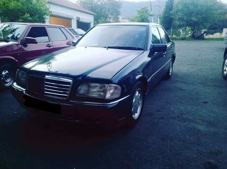 Mercedes C 180
