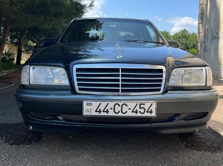 Mercedes C 180