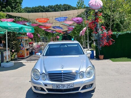 Mercedes E 220