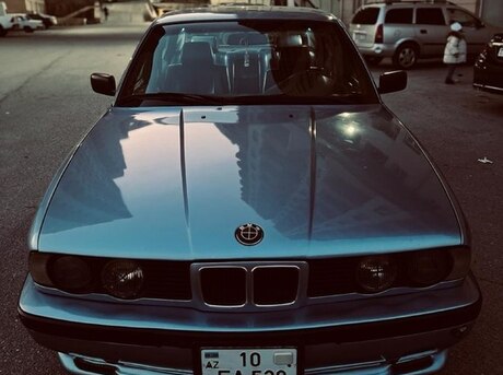 BMW 525