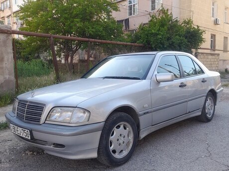 Mercedes C 180