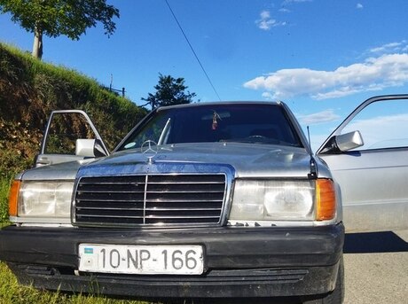 Mercedes 190