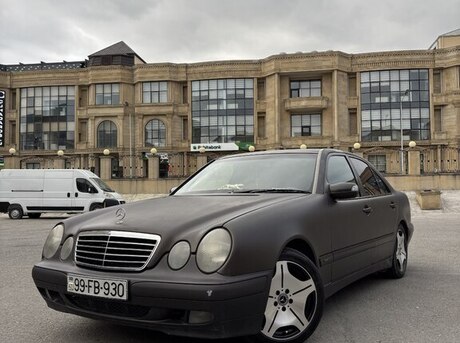 Mercedes E 220
