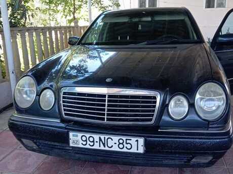 Mercedes E 320