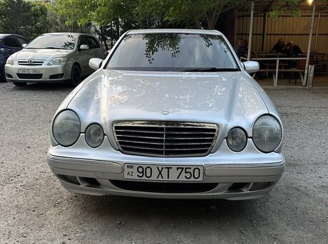 Mercedes E 240