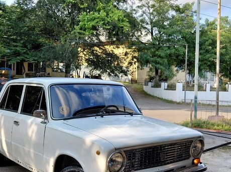 LADA (VAZ) 21011