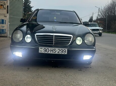 Mercedes E 240