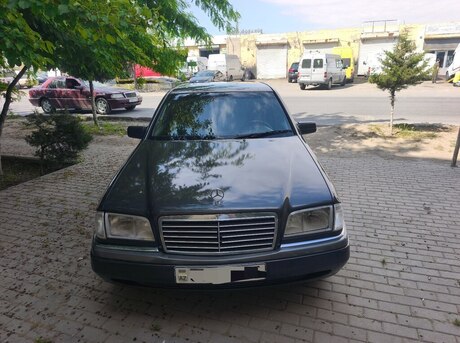 Mercedes C 180
