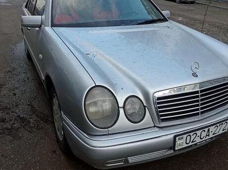 Mercedes E 230