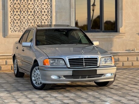 Mercedes C 230
