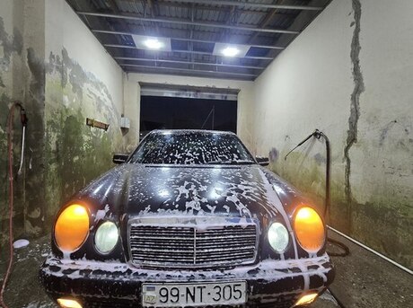 Mercedes E 230