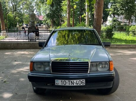 Mercedes 190