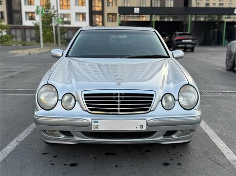 Mercedes E 240