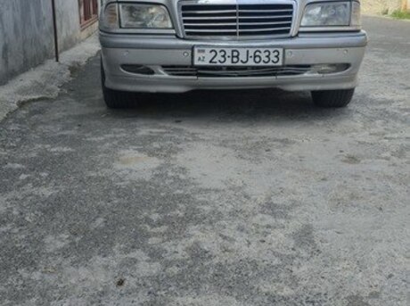 Mercedes C 200