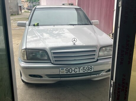 Mercedes C 180