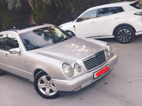 Mercedes E 240