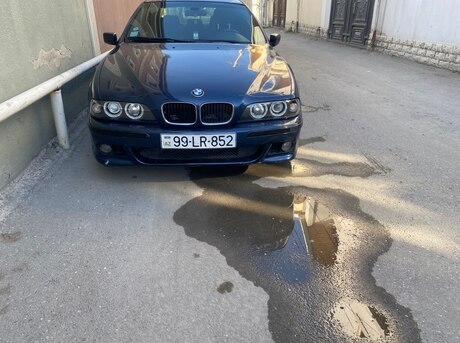 BMW 528