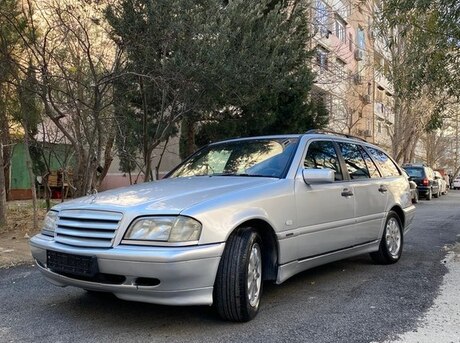 Mercedes C 180